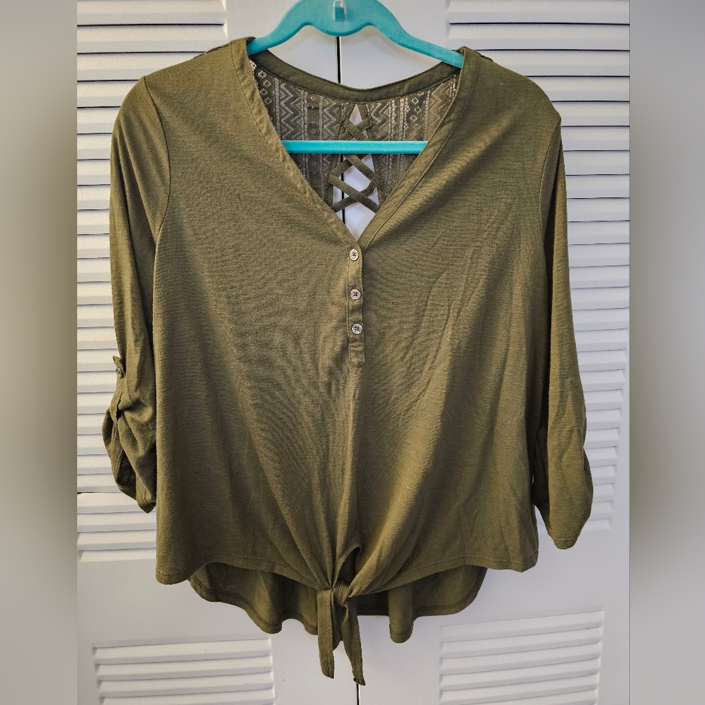 No Boundaries Olive Green Blouse with Buttons and Tie Front - XL